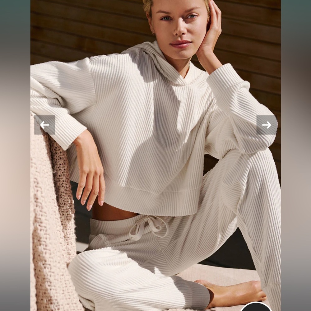 ALO Muse Hoodie and Sweatpants SET in Ivory